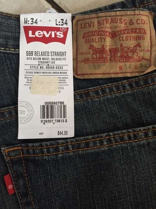 Very nice new Levis men's jeans - size 34