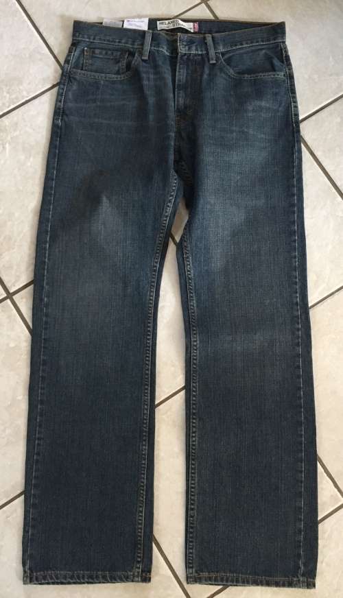 Very nice new Levis men's jeans - size 34