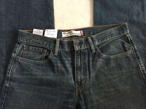 Very nice new Levis men's jeans - size 34