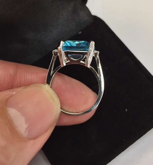 Large women simulant Aquamarine gemstone wedding, engagement, party ring. Size 7. 925 Silver