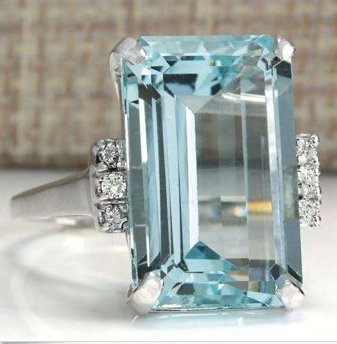Large women simulant Aquamarine gemstone wedding, engagement, party ring. Size 7. 925 Silver