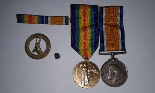*READ DESCRIPTION *  4 SAI (SA SCOTTISH ) WWI  MEDALS & ACCOUTREMENTS DATED 1918.