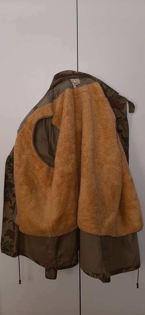 * Pre-1994 Koevoet Second Pattern Camouflage Jacket w/ Fleece Liner (1976) * - LARGE.