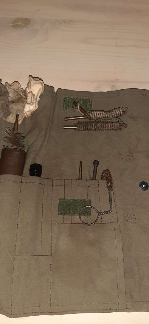 * SADF Border War * - R4 Assault Rifle Cleaning Kit & Components.