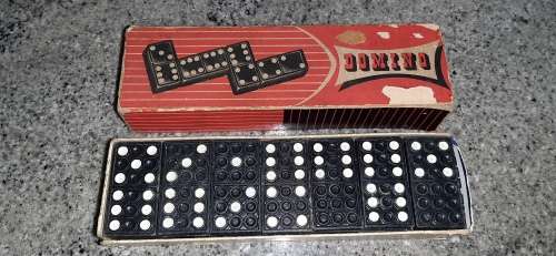 ** Vintage Complete Set of Dominoes in Original Box **