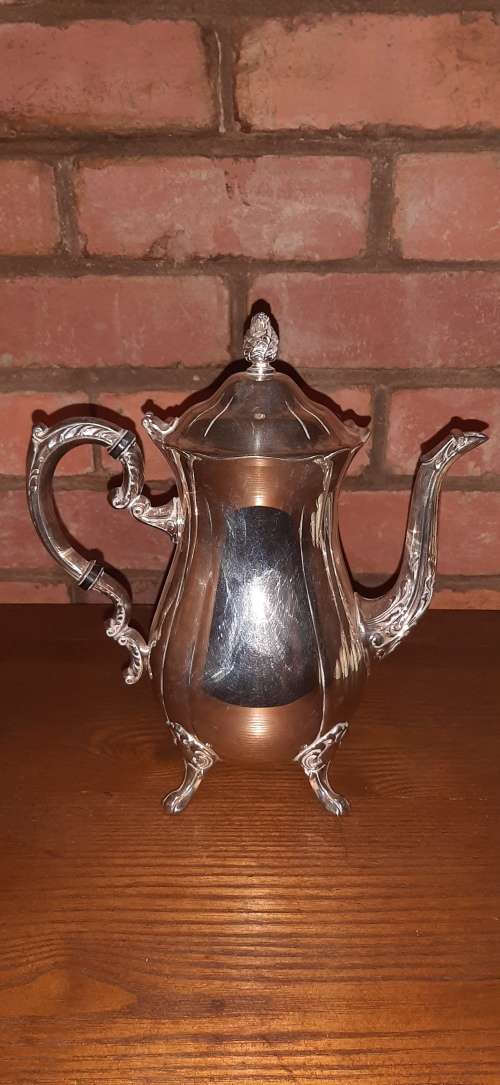 Edwardian Silverplate Viner`s of Sheffield Large Tea Pot (28cm)