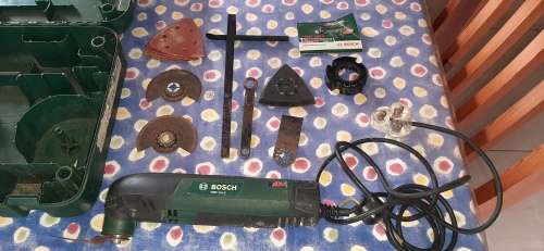 ** Bosch PMF 190 E Multi-Tool 190 Watt w/ Case and Accessories. **