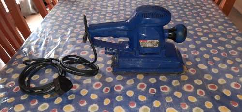 ** MAKITA Belt Sander 330 Watt  BO 4900 .**