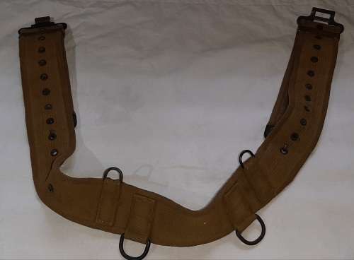 ** Rhodesian Bush War : Pre-1969 Olive Green D-Ring Suspension Web Belt (Complete).**