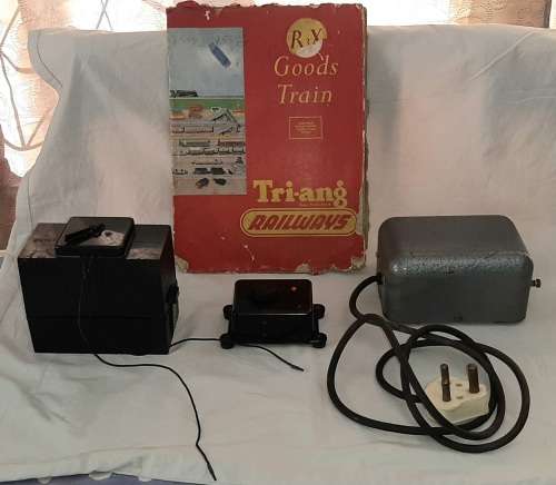 ** ORIGINAL: Tri-Ang Power Unit No.1  12 Volt DC Unit , Control Unit and Manual.**