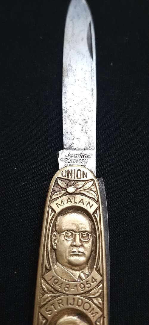 ** ORIGINAL : 1910 - 1960 State President`s Union of South Africa Pocket Knife by Solingen.**