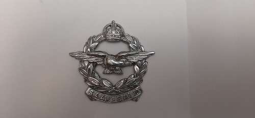 **ORIGINAL- WW2  .925 Sterling Silver South African Air Force Officer`s Cap Badge (10g).**