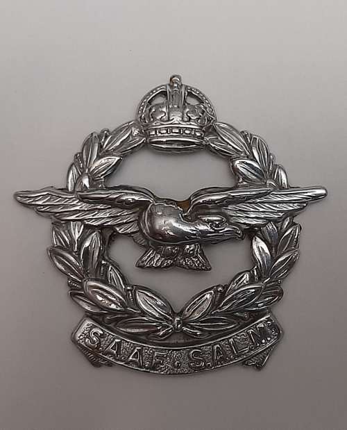 **ORIGINAL- WW2  .925 Sterling Silver South African Air Force Officer`s Cap Badge (10g).**