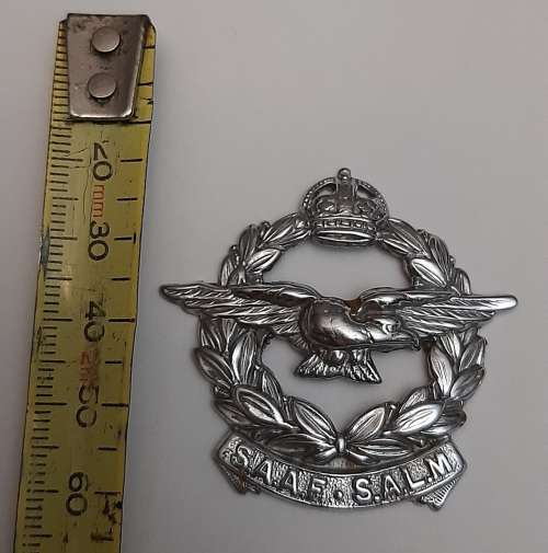 **ORIGINAL- WW2  .925 Sterling Silver South African Air Force Officer`s Cap Badge (10g).**