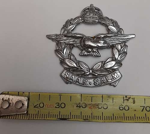 **ORIGINAL- WW2  .925 Sterling Silver South African Air Force Officer`s Cap Badge (10g).**