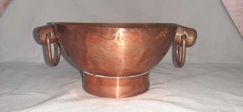 **ORIGINAL-  De Klerk Copper Hammered Medium Standing Bowl (24cm x 10cm).**