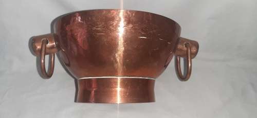 **ORIGINAL-  De Klerk Copper Hammered Medium Standing Bowl (24cm x 10cm).**