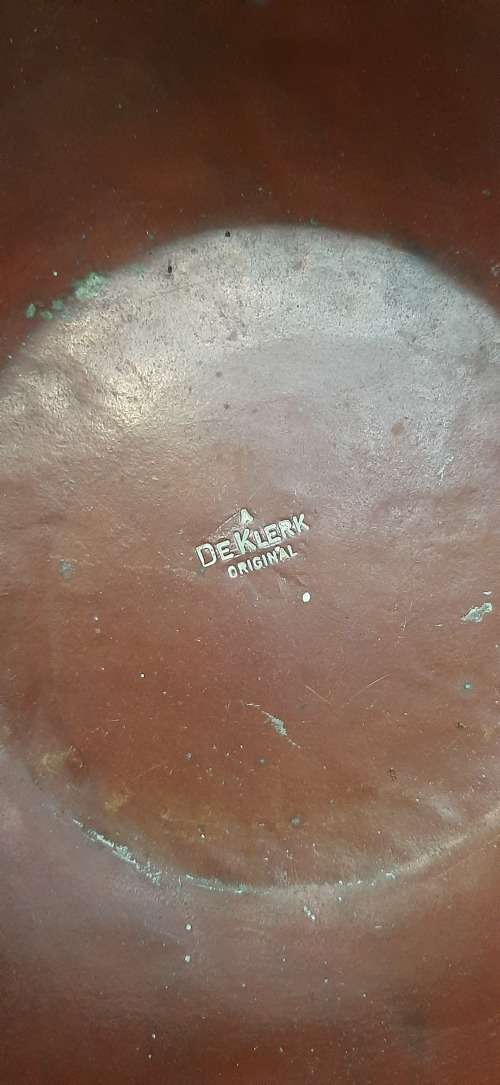 **ORIGINAL-  De Klerk Copper Hammered Medium Standing Bowl (24cm x 10cm).**