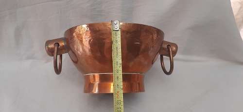 **ORIGINAL-  De Klerk Copper Hammered Medium Standing Bowl (24cm x 10cm).**
