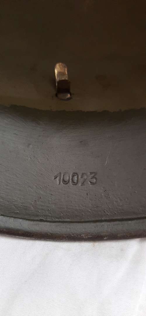 **ORIGINAL- WW2 German M40 Combat Helmet (Sachsische Emaillier und Stanzwerke 64).**