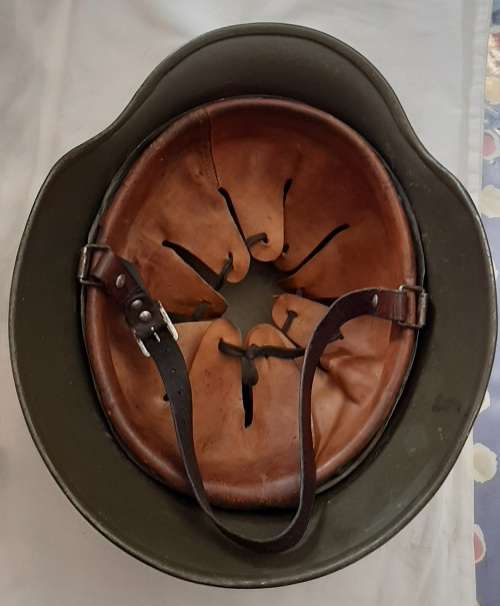 **ORIGINAL- WW2 German M40 Combat Helmet (Sachsische Emaillier und Stanzwerke 64).**