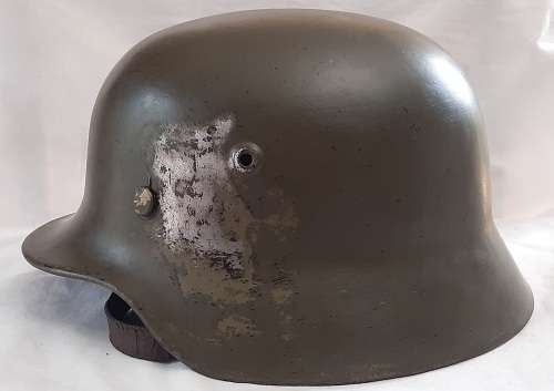 **ORIGINAL- WW2 German M40 Combat Helmet (Sachsische Emaillier und Stanzwerke 64).**