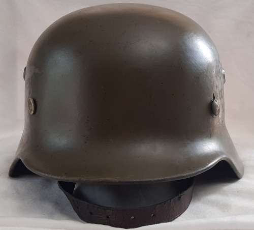 **ORIGINAL- WW2 German M40 Combat Helmet (Sachsische Emaillier und Stanzwerke 64).**