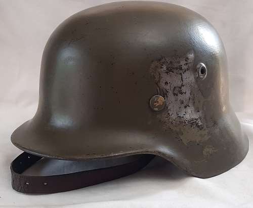 **ORIGINAL- WW2 German M40 Combat Helmet (Sachsische Emaillier und Stanzwerke 64).**