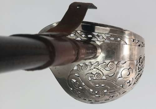 ** WWI  KGV British 1897 Pattern Infantry Officer`s Sword w/ Scabbard.**