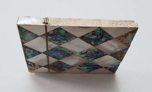 ** STUNNING:19th Century Victorian Mother of Pearl and Paua Shell Card Holder (10,5 cm x 7,5 cm).**