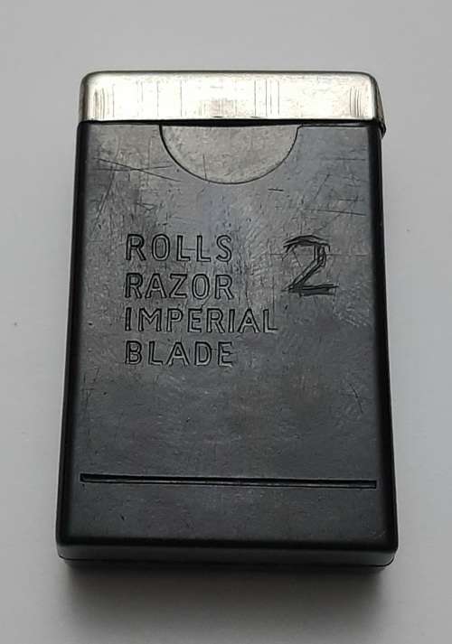 ** RARE : WWI (1914-1918) British ` Rolls Razor ` Sheffield Steel Trench Pocket Razor in Case.**