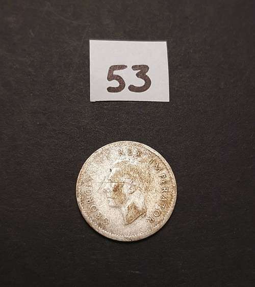 ** 1945 South Africa Silver 3 Pence Coin #53  (F).**