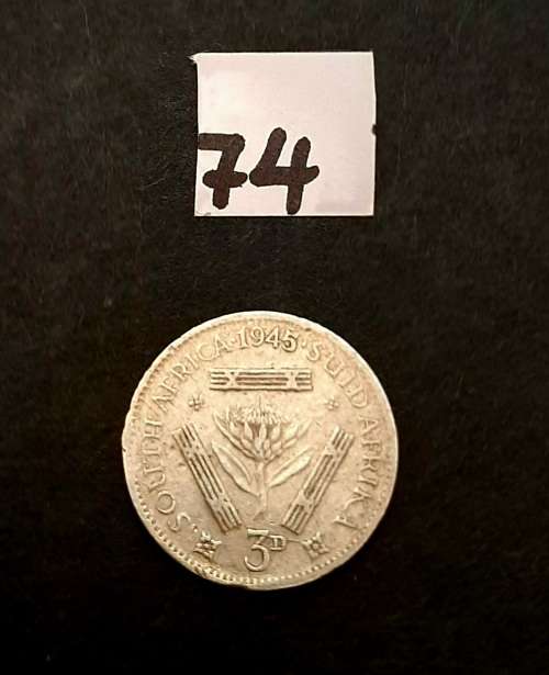 ** 1945 South Africa Silver 3 Pence Coin #74   (F).**