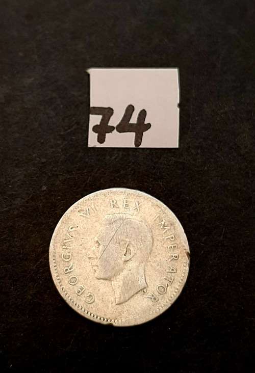 ** 1945 South Africa Silver 3 Pence Coin #74   (F).**