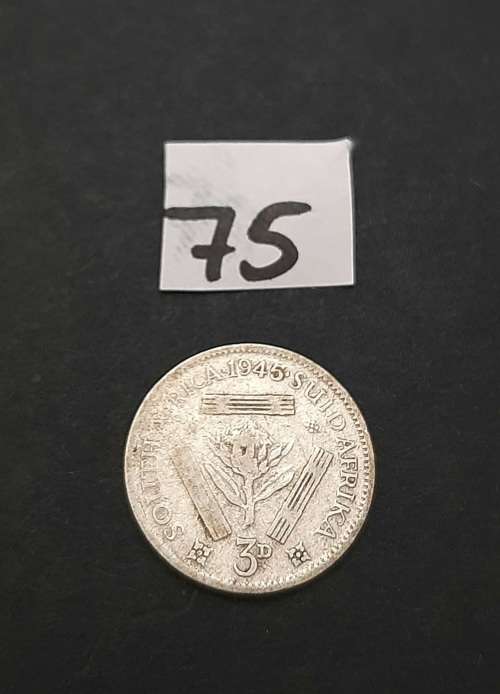 ** 1945 South Africa Silver 3 Pence Coin #75  (F).**