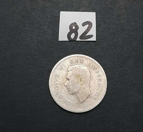 ** 1945 South Africa Silver 3 Pence Coin #82   (F).**
