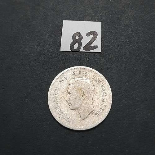 ** 1945 South Africa Silver 3 Pence Coin #82   (F).**