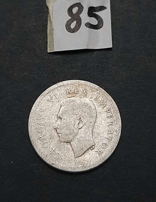 ** 1945 South Africa Silver 3 Pence Coin #85  (F).**