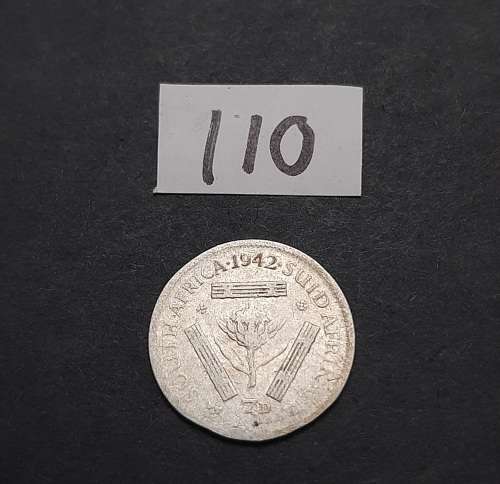 ** 1942  South Africa Silver 3 Pence Coin  #110  (AG) .**