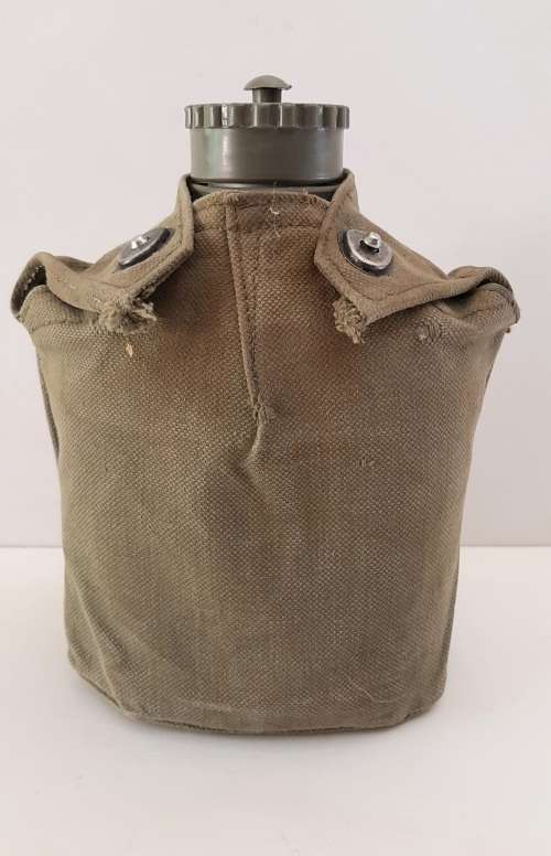 ** Rhodesian Bush War:  Patt.64 Green Waterbottle w/ Green Webbing Pouch .**