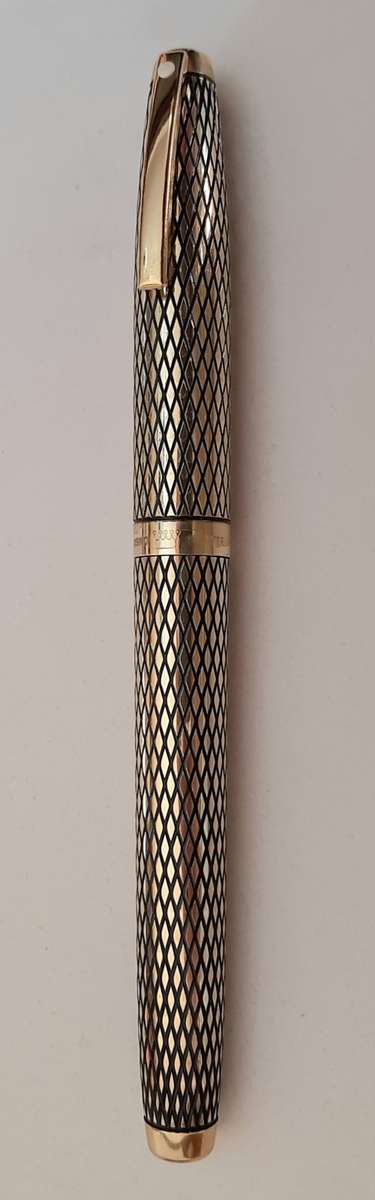 ** SHEAFFER 14KT Gold-Filled Casing and 14KT Gold (585) Nib Fountain Pen.**