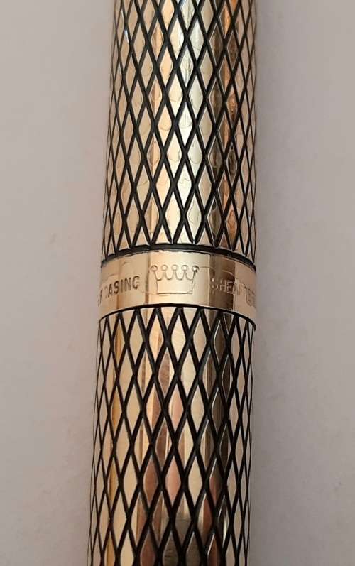 ** SHEAFFER 14KT Gold-Filled Casing and 14KT Gold (585) Nib Fountain Pen.**