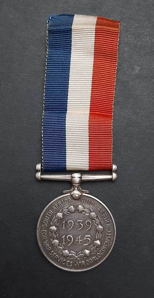 ** .925 Silver WW2 South African War Services Medal w/ Ribbon (38.06 g).**
