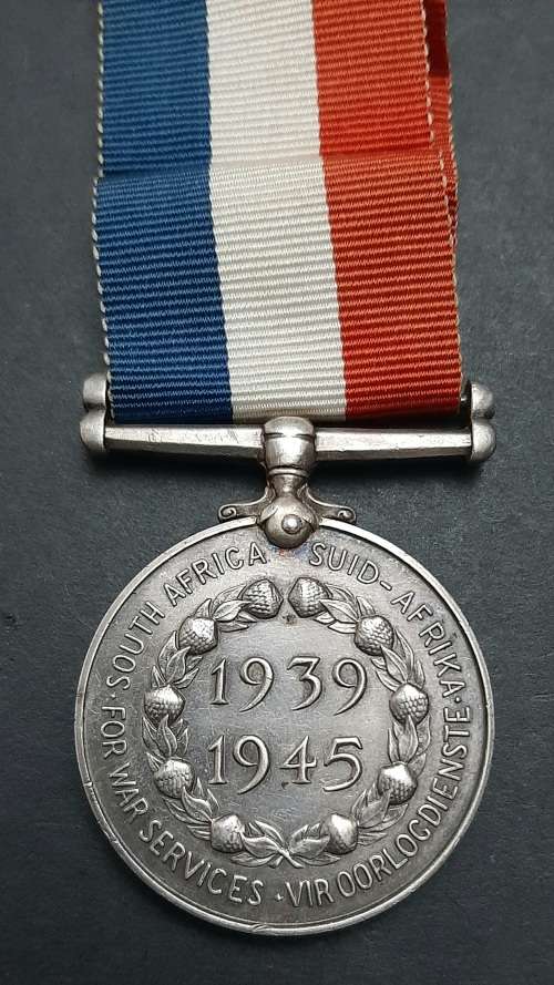 ** .925 Silver WW2 South African War Services Medal w/ Ribbon (38.06 g).**