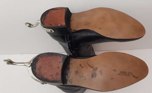 ** Rhodesian Bush War: BSAP Officer`s Step-Out Black Leather Boots w/ Spurs (Size 41 / 8 ).**