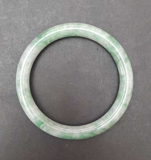 ** STUNNING: Late 19th Century Chinese `Moss-in-Snow` White Jade Bangle ( 7 cm Diam.)**