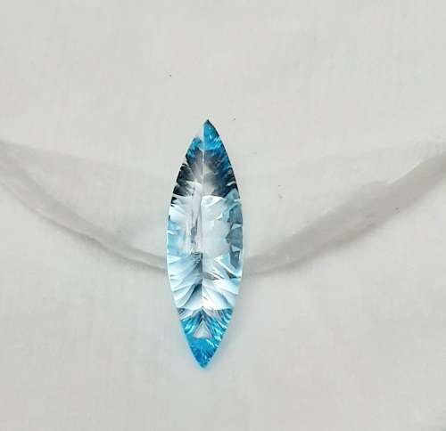 ** STUNNING: Swiss Blue Marquise Cut Topaz Semi-Precious Gem (5.7 ct ).**