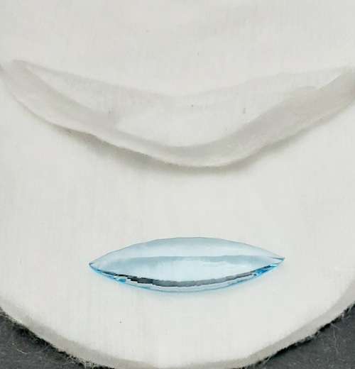 ** STUNNING: Swiss Blue Marquise Cut Topaz Semi-Precious Gem (5.7 ct ).**