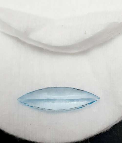 ** STUNNING: Swiss Blue Marquise Cut Topaz Semi-Precious Gem (5.7 ct ).**