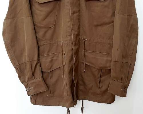 ** RARE: 1970 Early SADF 1st Type Bush Jacket w/ Slanted Pockets (Small/Medium).**
